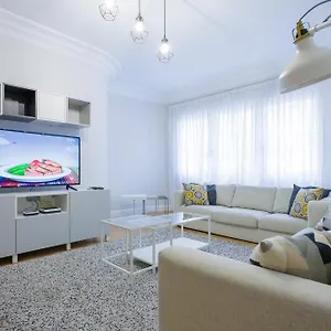 Apartamento Respira Guggenheim pinchos y Cultura by Urban Hosts, Bilbao